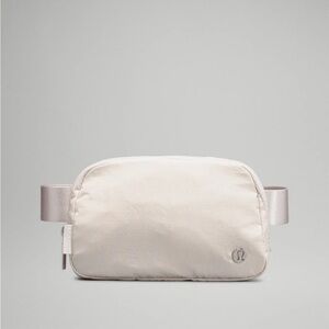 Everywhere Belt Bag 1L
